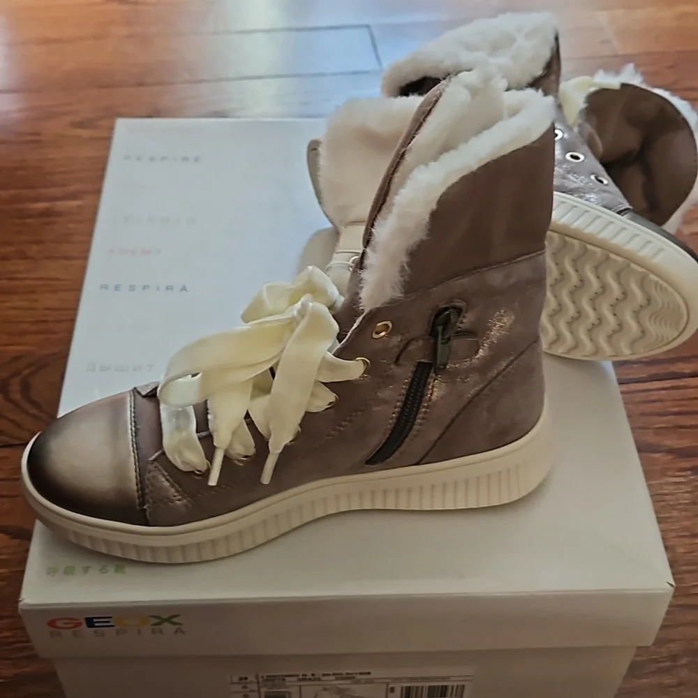 Brand new Geox Discomix booties size 35 eu